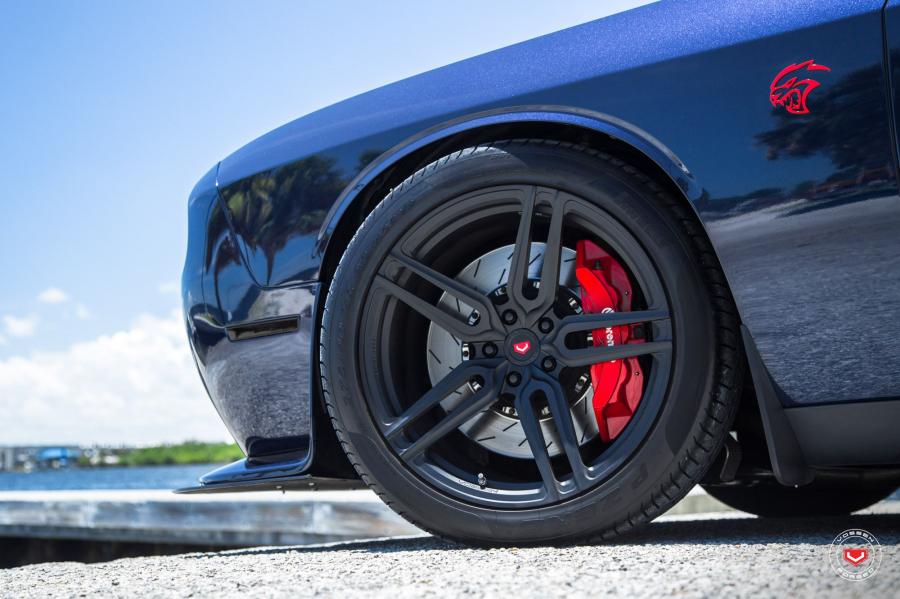 Колеса Dodge Challenger SRT on Vossen Wheels (HC-1) 2017 года  (фото 8 из 20)
